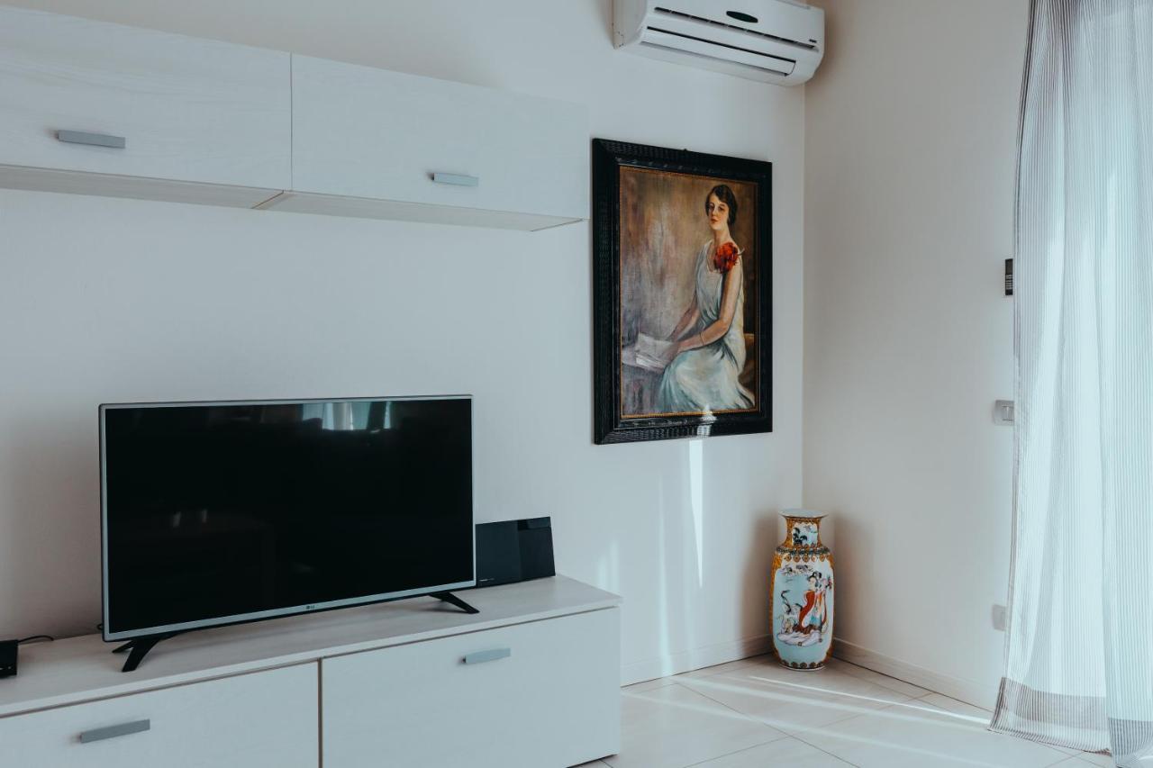 The Attico Apartment Padenghe sul Garda Luaran gambar