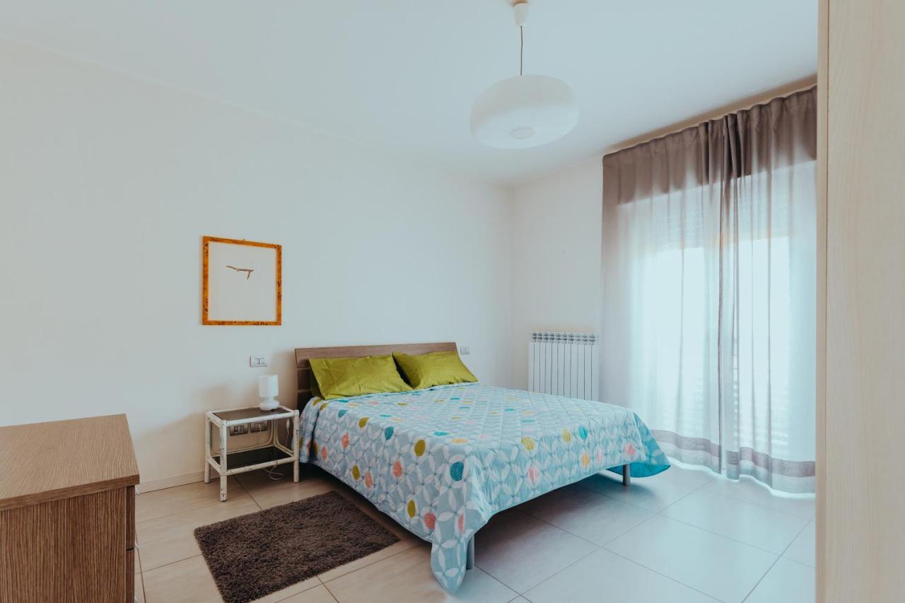 The Attico Apartment Padenghe sul Garda Luaran gambar