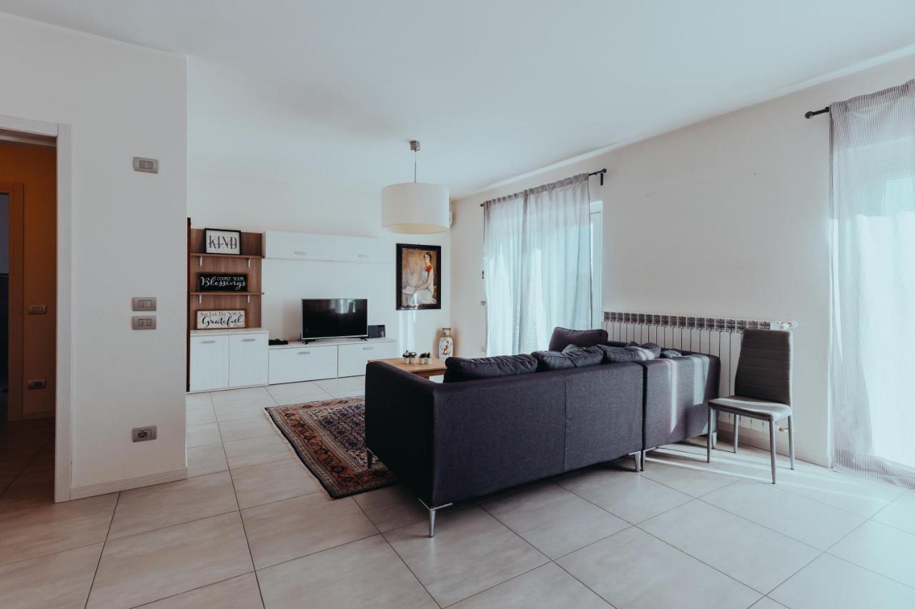 The Attico Apartment Padenghe sul Garda Luaran gambar