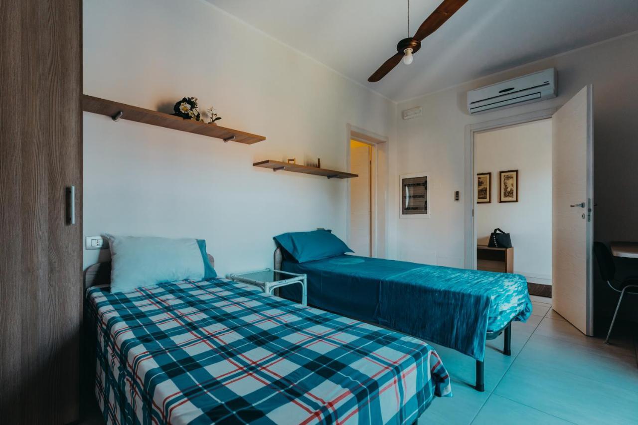 The Attico Apartment Padenghe sul Garda Luaran gambar