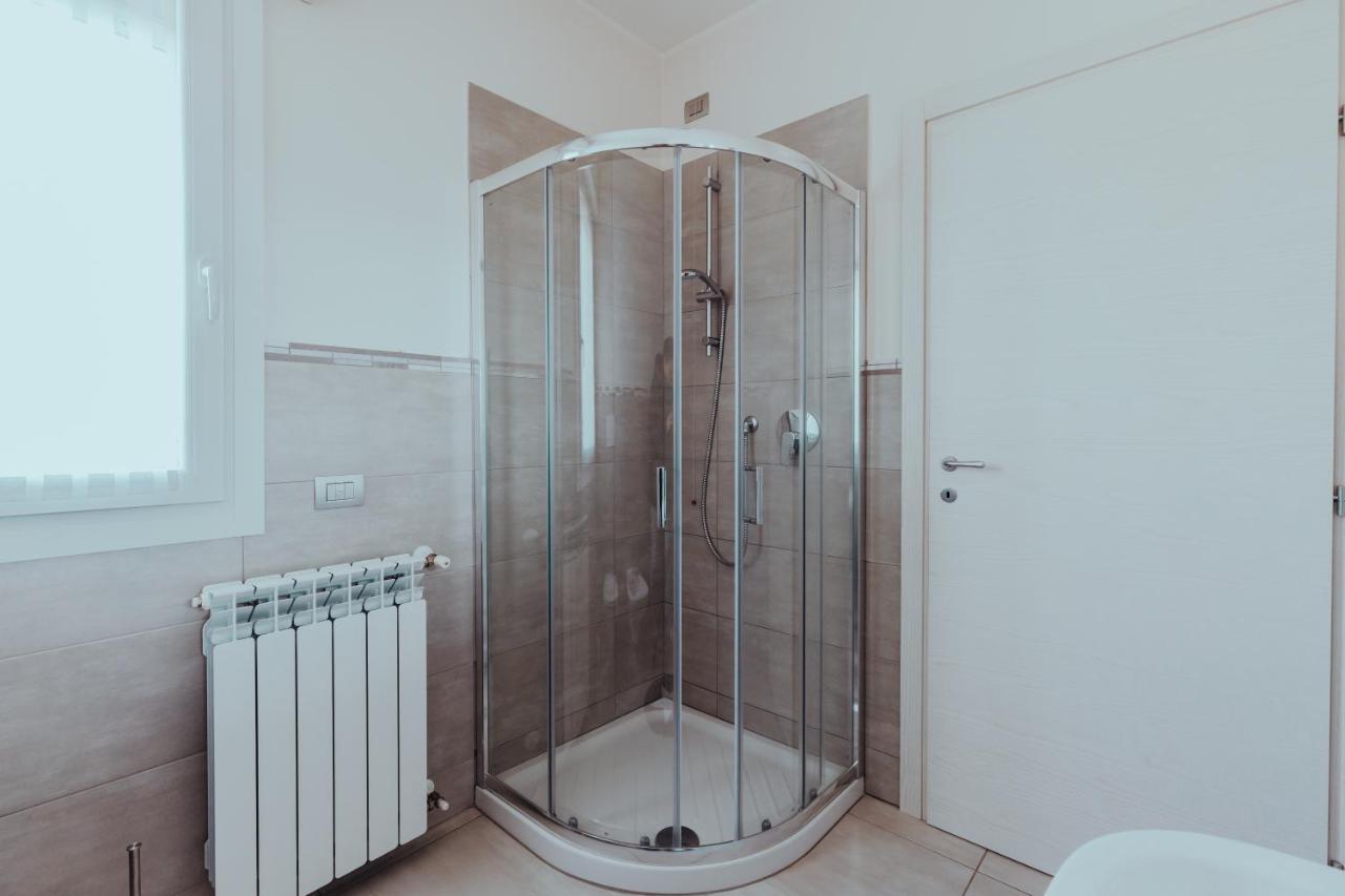 The Attico Apartment Padenghe sul Garda Luaran gambar
