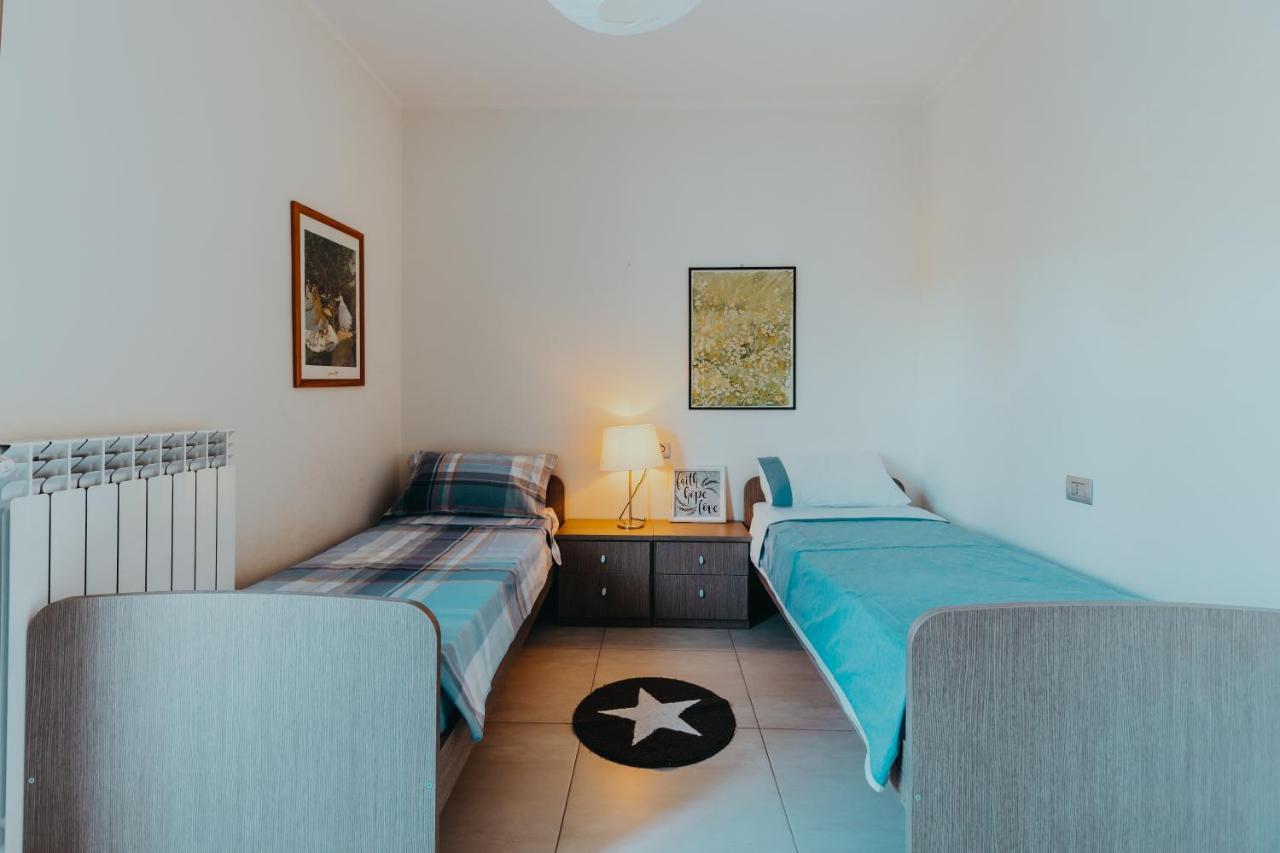 The Attico Apartment Padenghe sul Garda Luaran gambar