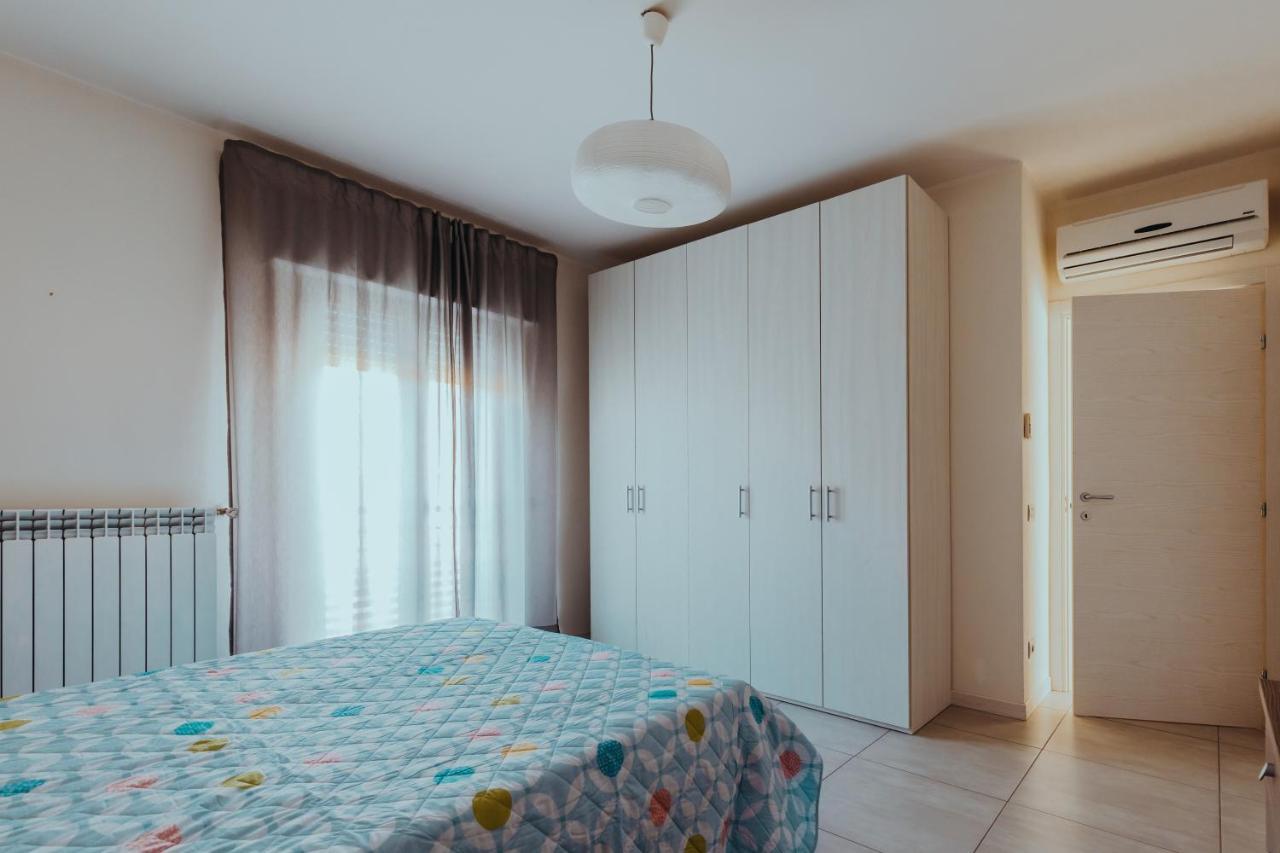 The Attico Apartment Padenghe sul Garda Luaran gambar