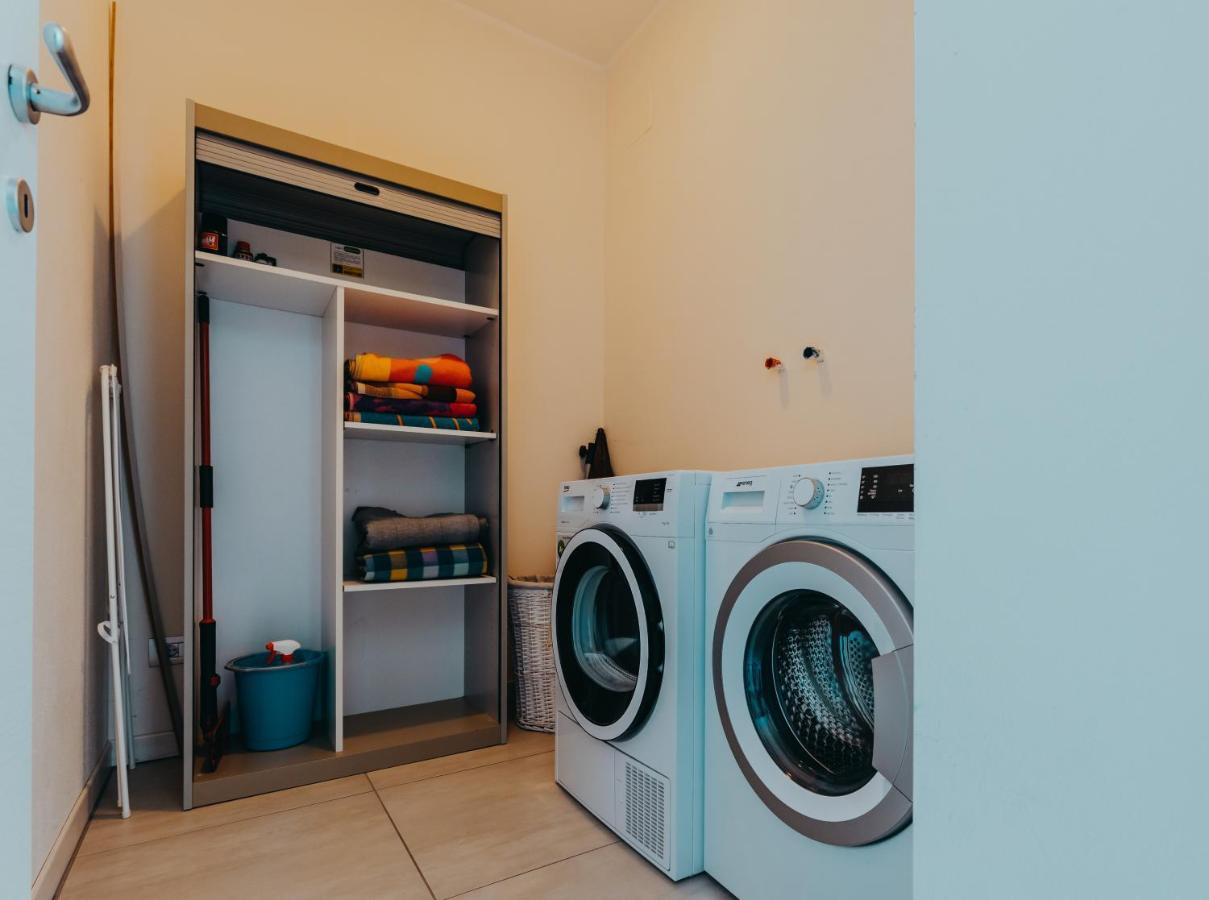The Attico Apartment Padenghe sul Garda Luaran gambar