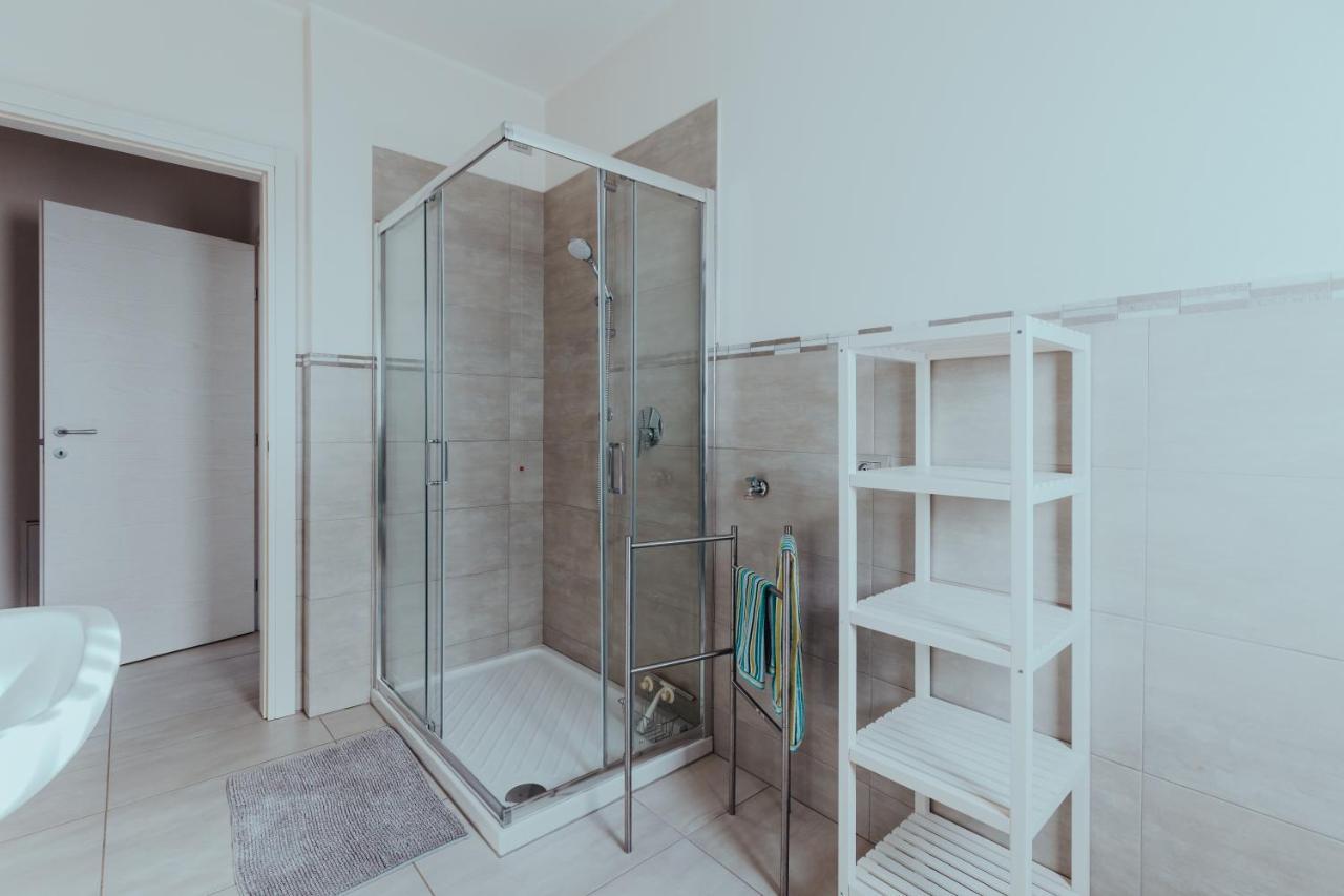 The Attico Apartment Padenghe sul Garda Luaran gambar
