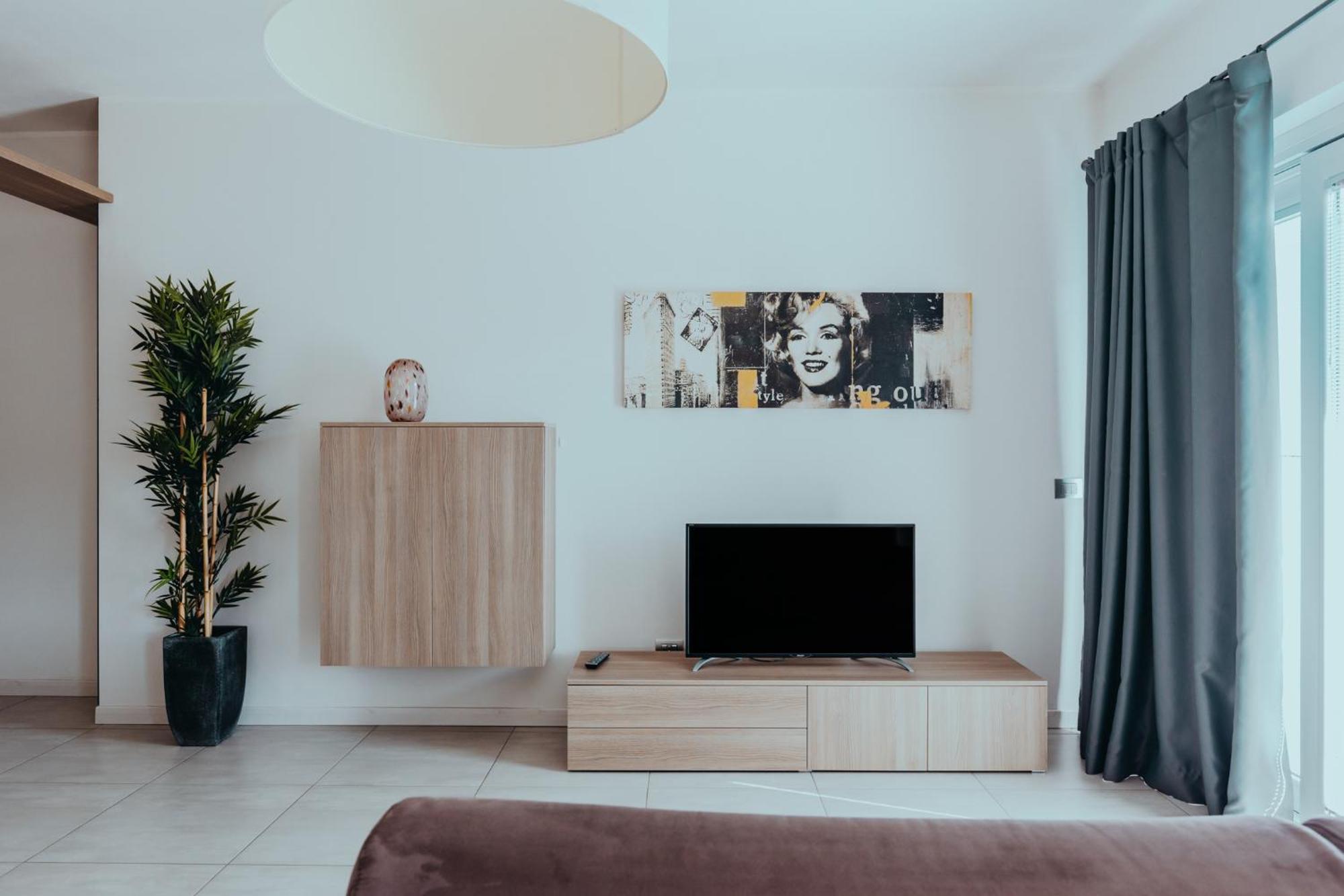 The Attico Apartment Padenghe sul Garda Luaran gambar