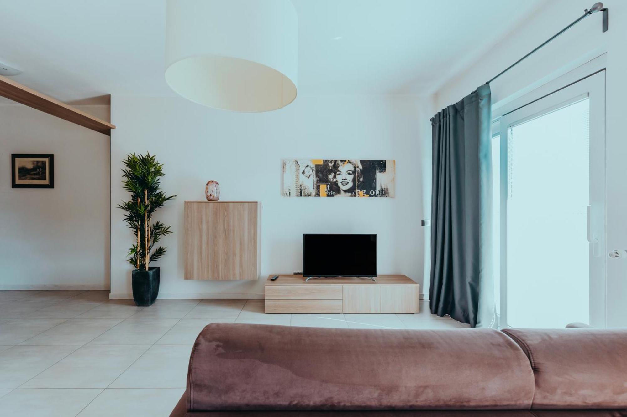 The Attico Apartment Padenghe sul Garda Luaran gambar