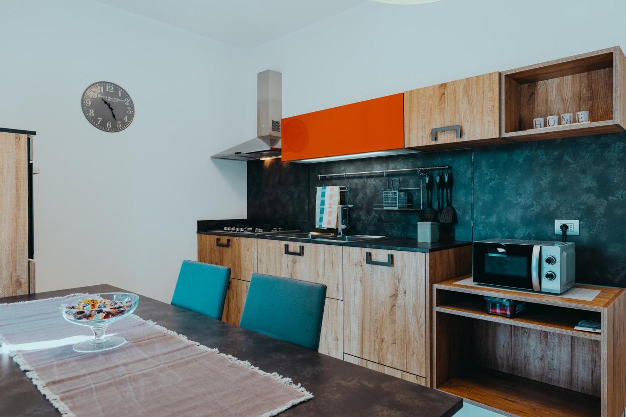 The Attico Apartment Padenghe sul Garda Luaran gambar