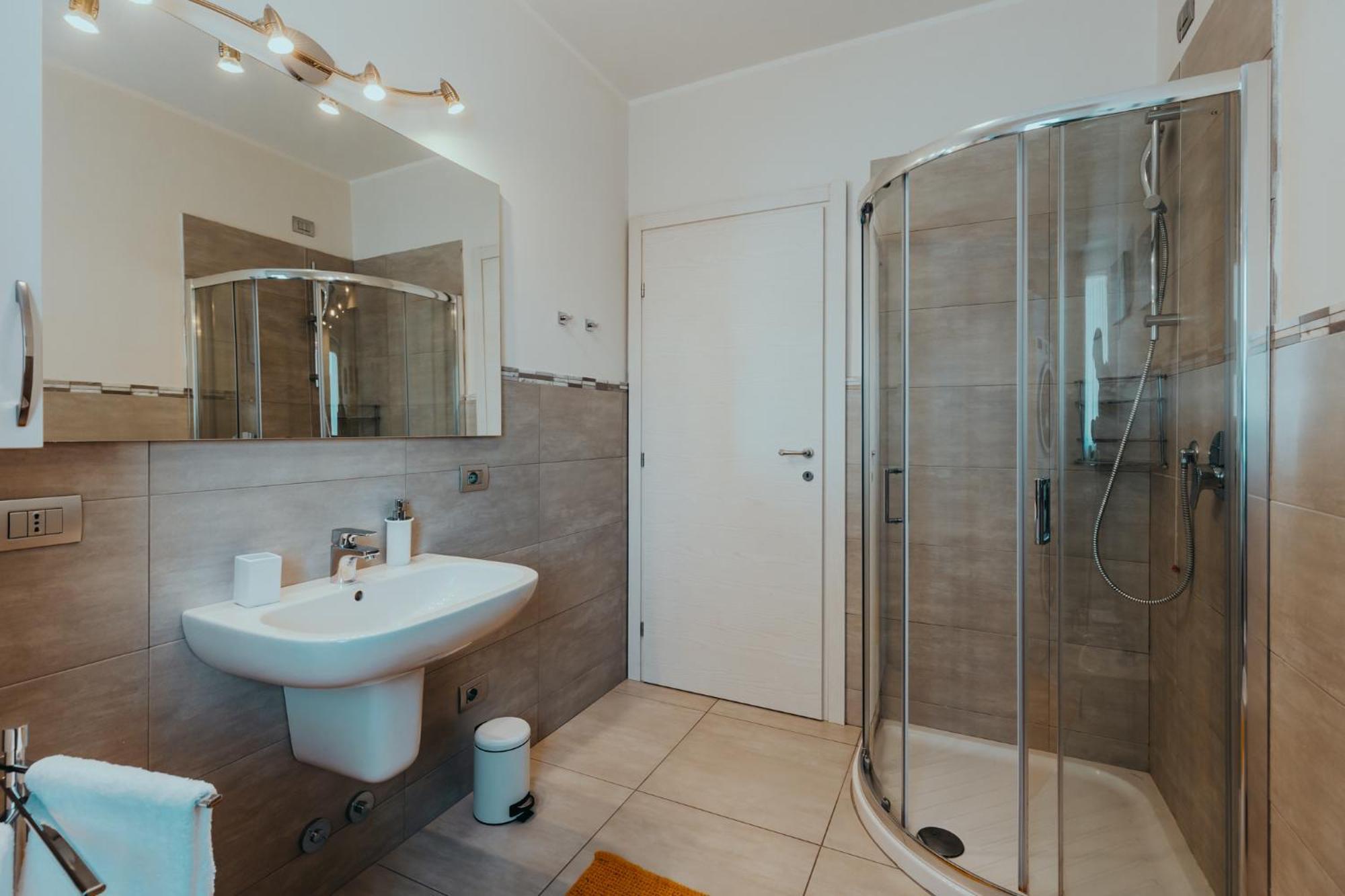 The Attico Apartment Padenghe sul Garda Luaran gambar